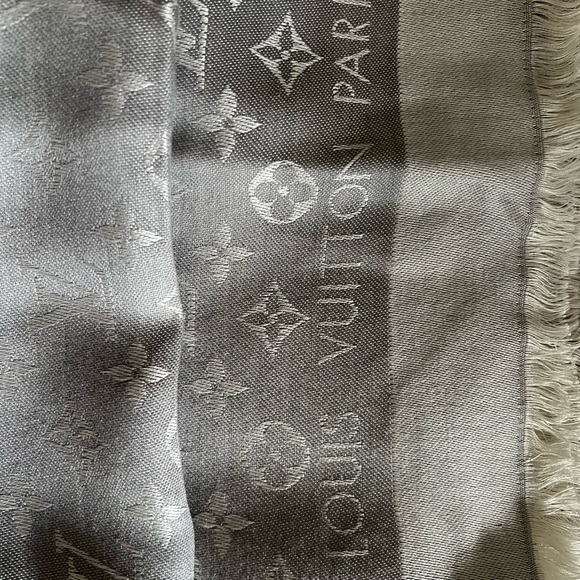 Louis Vuitton Shawl Denim Silver Grey reversible - Picture 4 of 5